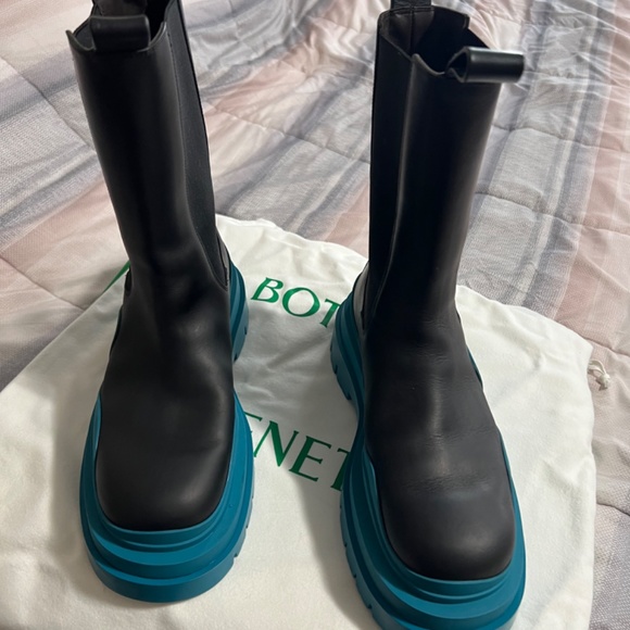 Bottega Veneta Tire Boots - Picture 3 of 4